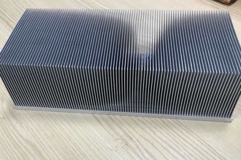 Aluminum spade tooth heat sinks