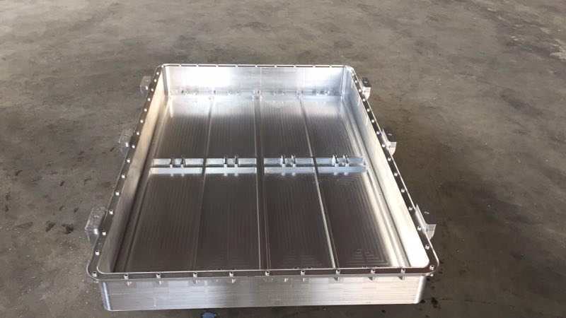 Liquid cooling plate