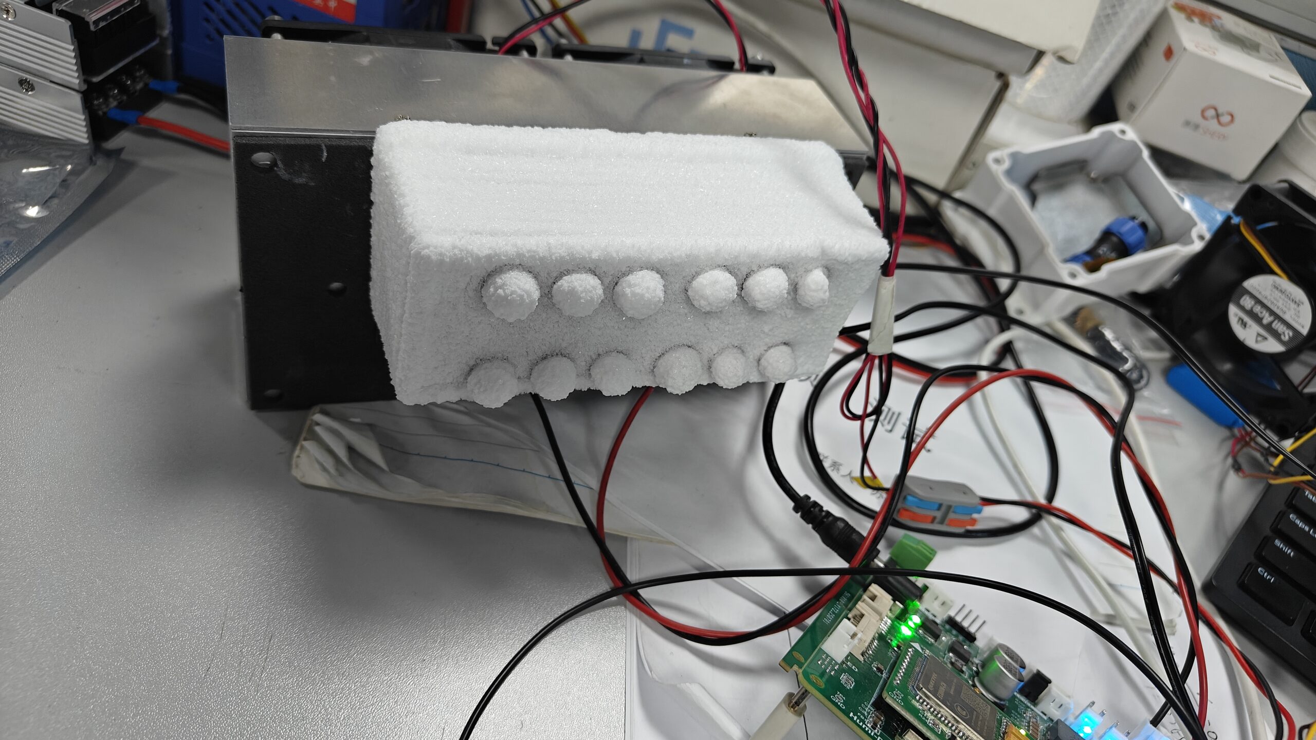Application of Thermoelectric Cooling Chips in Dehumidifiers