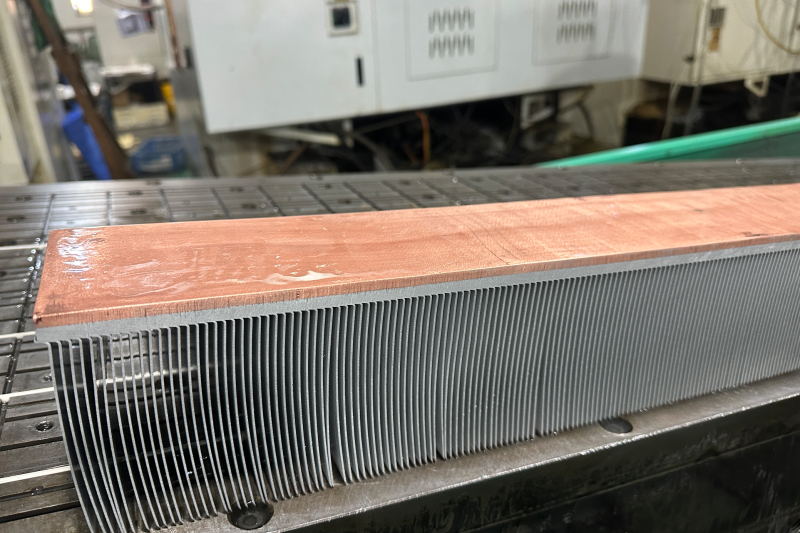 Copper-aluminum explosion-welded heat sink102